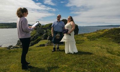 Scottish islanders save US couple’s wedding after their luggage gets lost