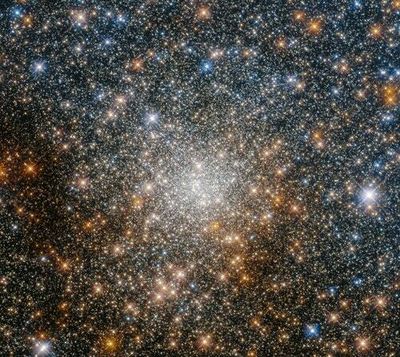 Hubble image shows a glittering globular cluster of stars 23,000 light years away