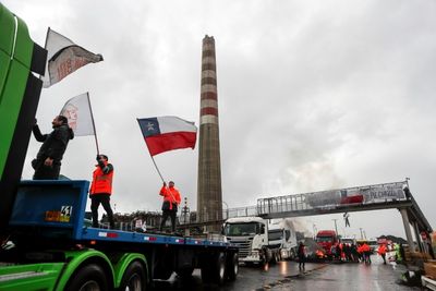 Chile workers end strike at world's largest copper producer