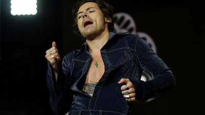 Harry Styles Is Apparently In The Running To Play James Bond I’m Fkn Shaken *And* Stirred