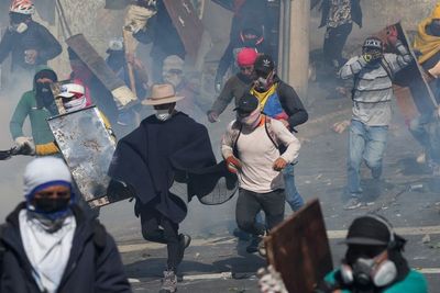 1 dead, dozens hurt in 12th day of protesting in Ecuador