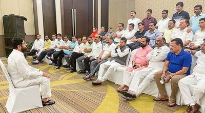 Maharashtra Political Crisis: MLAs in Eknath Shinde camp may cross to 50