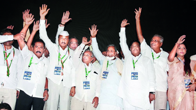 Karnataka: Educate voters about my pro-people schemes, Siddaramaiah tells workers