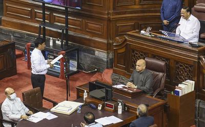 Venkaiah Naidu administers oath to five newly-elected Rajya Sabha MPs