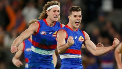 Western Bulldogs back in eight with win over Hawthorn, West Coast break losing streak against Essendon