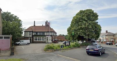 Man 'seriously' injured after being slashed in face in busy pub