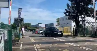 Warning as video emerges of car driving through 'faulty' level crossing in Bingham