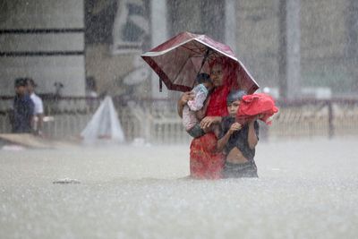Bangladesh floods leave 3.5 million children needing clean water: UNICEF