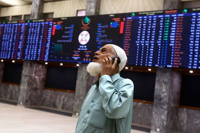 Pakistan stock market plunges on new govt tax on industries