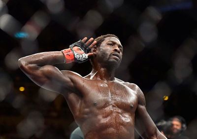 Cannonier 'Coming to Throw Some Heat’ at UFC 276