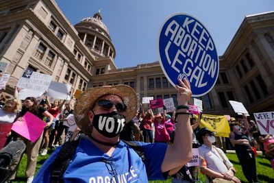 Live updates | Supreme Court overturns Roe v. Wade