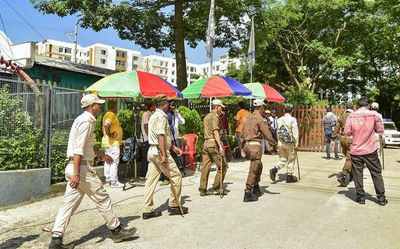 Shiv Sena leader detained in Guwahati