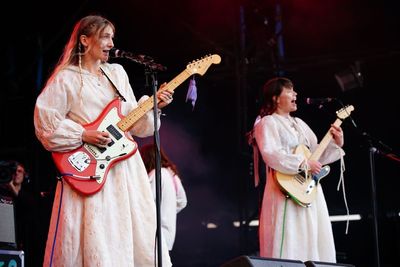 Wet Leg review, Glastonbury 2022: Duo prove it’s indie pop’s turn back at the helm of the zeitgeist