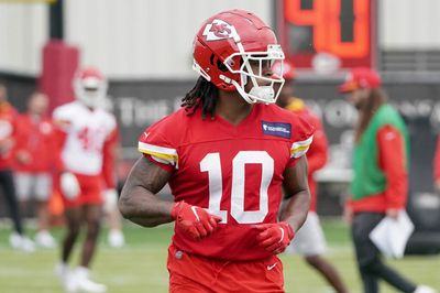 Chiefs RB Isiah Pacheco hosting football camp in his hometown this weekend