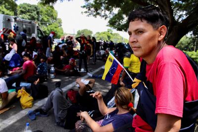 Venezuelan migrants in southern Mexico form U.S.-bound caravan