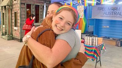 Free Mum Hugs Australia's warm embrace has 'life-changing' response