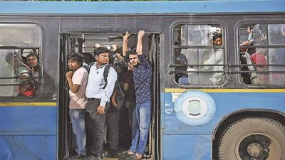 Kolkata: Transport operators urge state to enforce mask rule on public vehicles after case surge