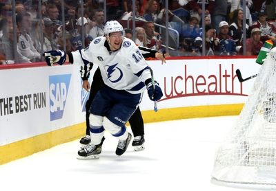 Palat's Lightning strike leaves Avalanche cup party on ice