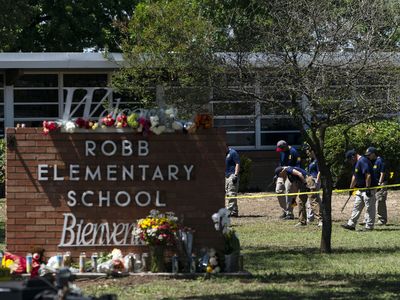 Graduating Uvalde High School class remembers those killed in mass shooting