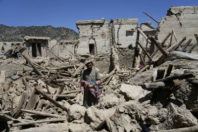 More aid arrives in Afghanistan in boost to quake relief efforts