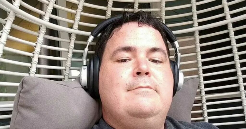 Google's AI chatbot hires lawyer as engineer put on…