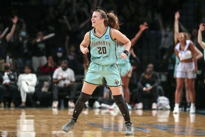 Sabrina Ionescu hit the “night night” celebration and Stephen Curry loved it