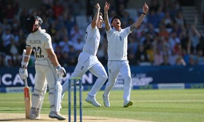 Matt Potts shines as flurry of wickets gives England edge against New Zealand