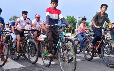 Citizens asked to take up cycling