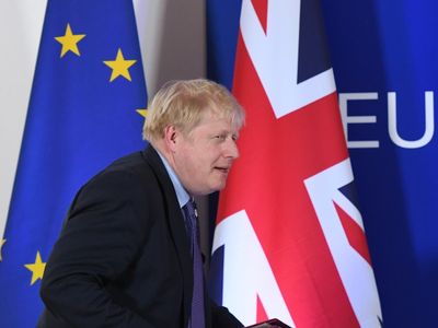 Boris Johnson urges France and Germany to provide more military support to Ukraine at G7