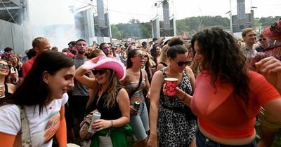 Glastonbury revellers fuming after bars suddenly go cash-only at busy peak of festival