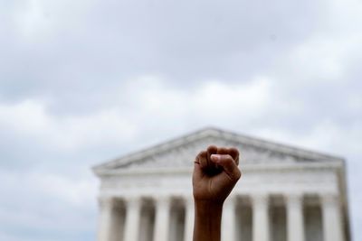 US Supreme Court 'lurches' to the right