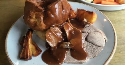 Incredibly fast and tasty Sunday lunch at the popular Stonebridge Inn, Durham