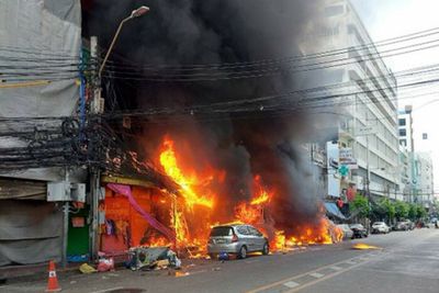 Fire hits Bangkok's Sampeng market, 2 killed