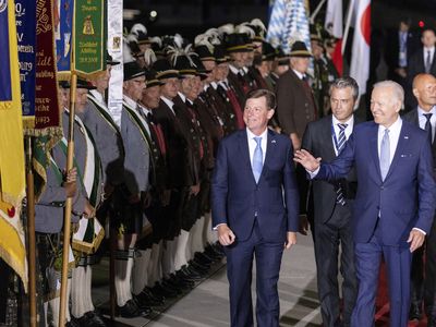 Biden says G-7 countries will ban Russian gold in response to the war in Ukraine