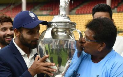 Pandit completes a pending job in Ranji Trophy final