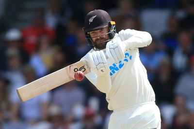 England chase 296 to win 3rd Test against New Zealand