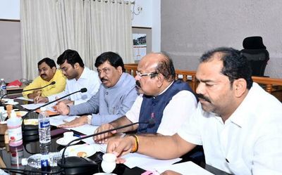 Nirani hints at establishment of Mega Integrated Textile Park in Kalaburagi