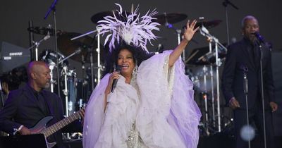 Diana Ross pulls in epic crowd as she stuns in white for Glastonbury performance