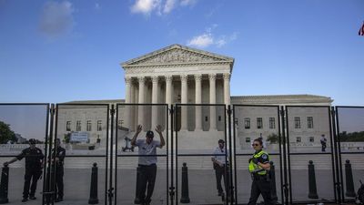 Poll: Majority of Americans disapprove of overturning Roe v. Wade