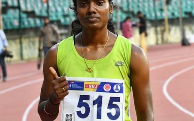 Dhanalakshmi surprises Safronova in 200m