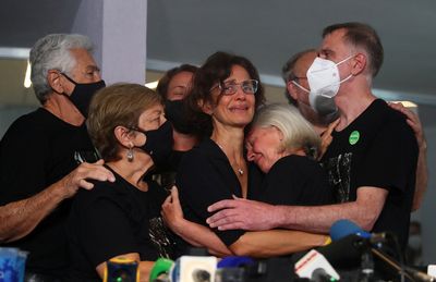 Family bids farewell to British journalist murdered in the Amazon