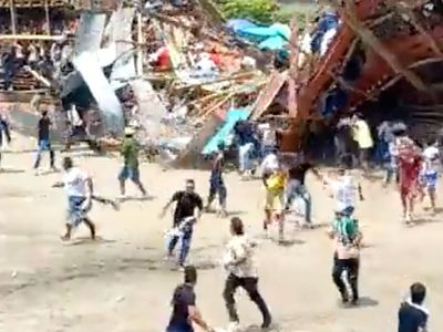 Colombia: Four dead and hundreds injured as bullfight stand collapses