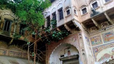 Rajasthan: Painted havelis of Mandawa under existential threat