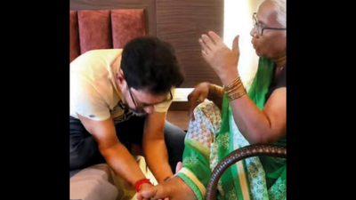 Uttar Pradesh: Nirahua Rickshawala outpaces bicycle