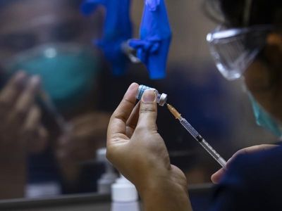 Federal Court strikes out anti-vaxxer case