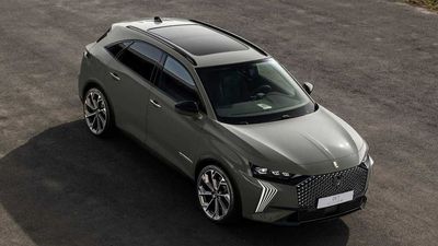 DS 7 Facelift Debuts With Refreshed Face, 360-HP PHEV Engine