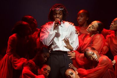 Lamar closes Glastonbury with call for women's rights
