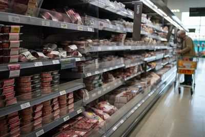 Failure to impose post-Brexit border controls causing risk to food standards, watchdog warns