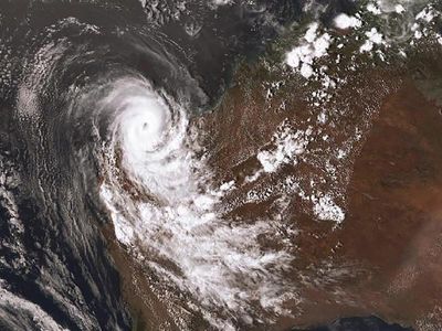 Climate change 'cuts cyclone frequency'
