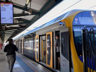 NSW nurses walkout, trains slowdown